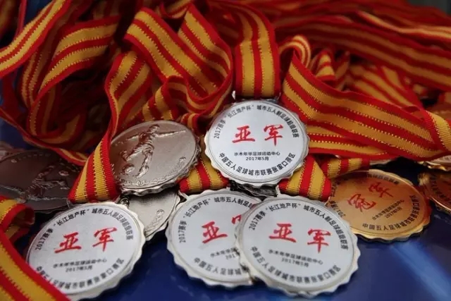 字母34+11雄鹿逆转篮网 76人力克公牛近5战4胜