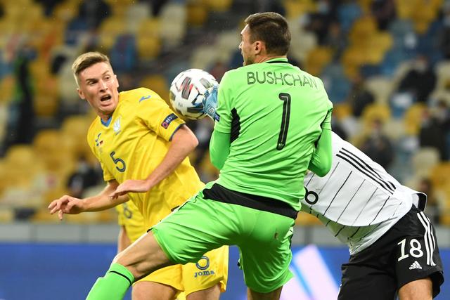 詹姆斯再砍30分超乔丹 湖人擒老鹰升至西部第4